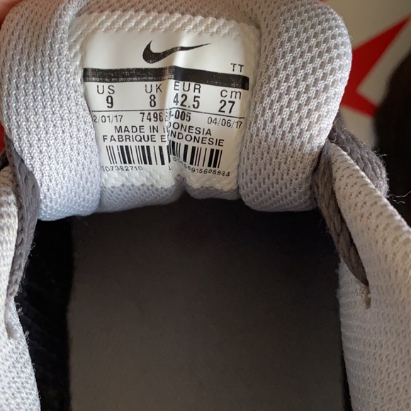 ‼️‼️SOLD‼️‼️‼️. Men’s Size 9 Black and Gray Nikes - Picture 3 of 8